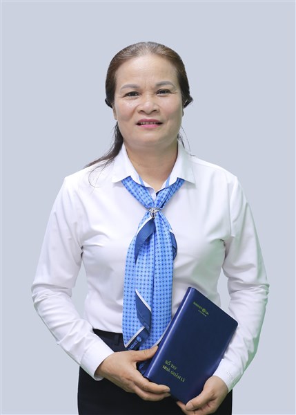 Bà - Giáp Thị Nhàn - Trưởng Ban Kinh doanh Ban Toàn Phát Khu vực Sơn Dương